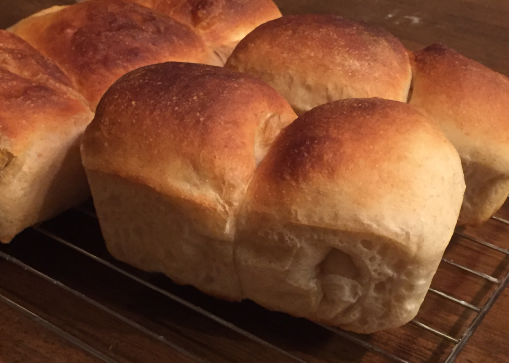 パン型で焼いたパン